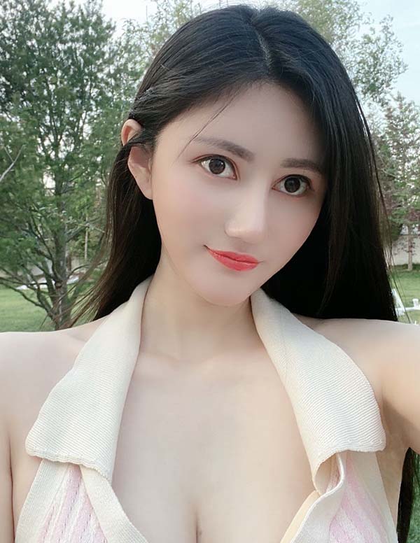 温哥华外围女大学生